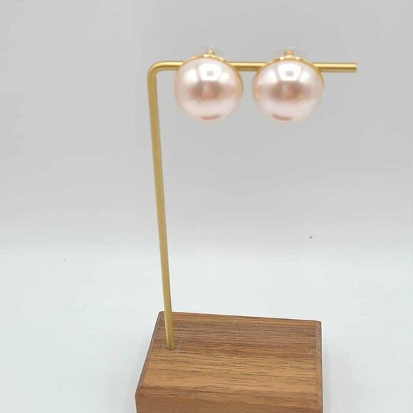 J Crew Classic Large Faux Mabe Pearl Stud Earrings - Picture 3 of 9